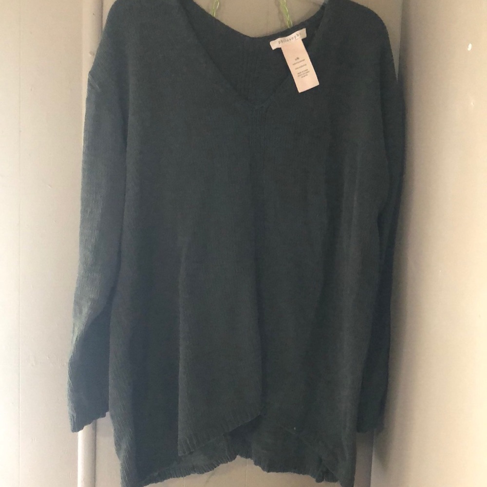 Philosophy long sleeve light weight knit sweater.